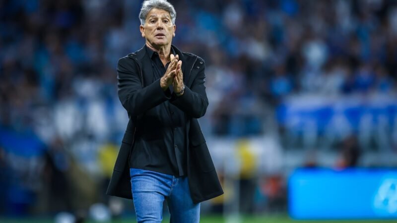Renato volta a destacar o trabalho em vitória do Grêmio: “Troquei os quatro pneus com o carro andando”