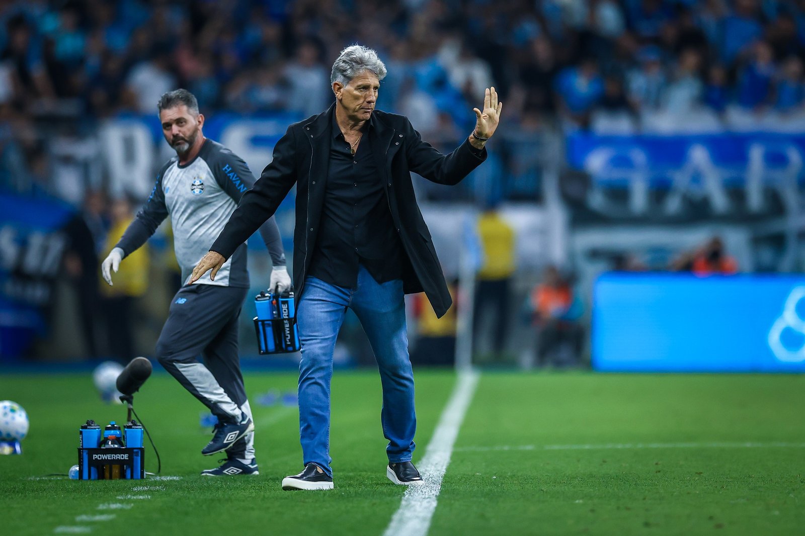 Grêmio deve poupar na Copa do Brasil e priorizar briga para não cair? Comentaristas opinam