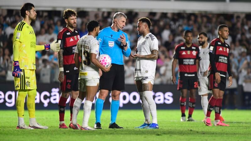Análise: Flamengo se irrita com a arbitragem, recoloca o Santos no jogo e vê o empate reduzir a vantagem