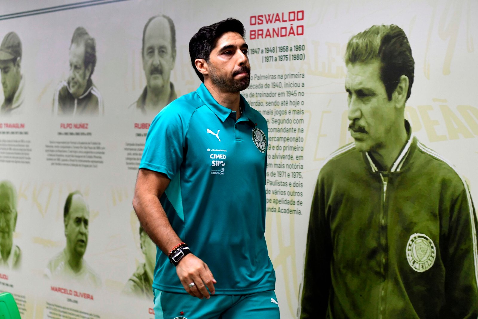 Abel faz seis anos de Palmeiras: por que o maior campeão da história do clube divide opiniões?
