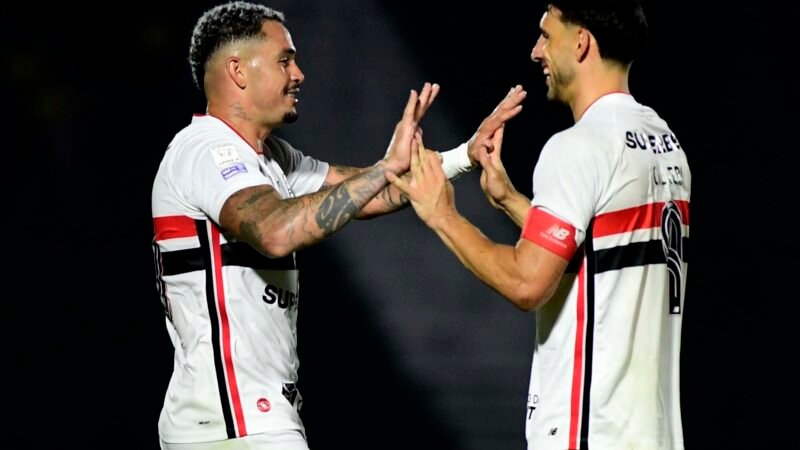 Luciano e Calleri: São Paulo volta a ter dupla de ataque titular depois de quase um mês