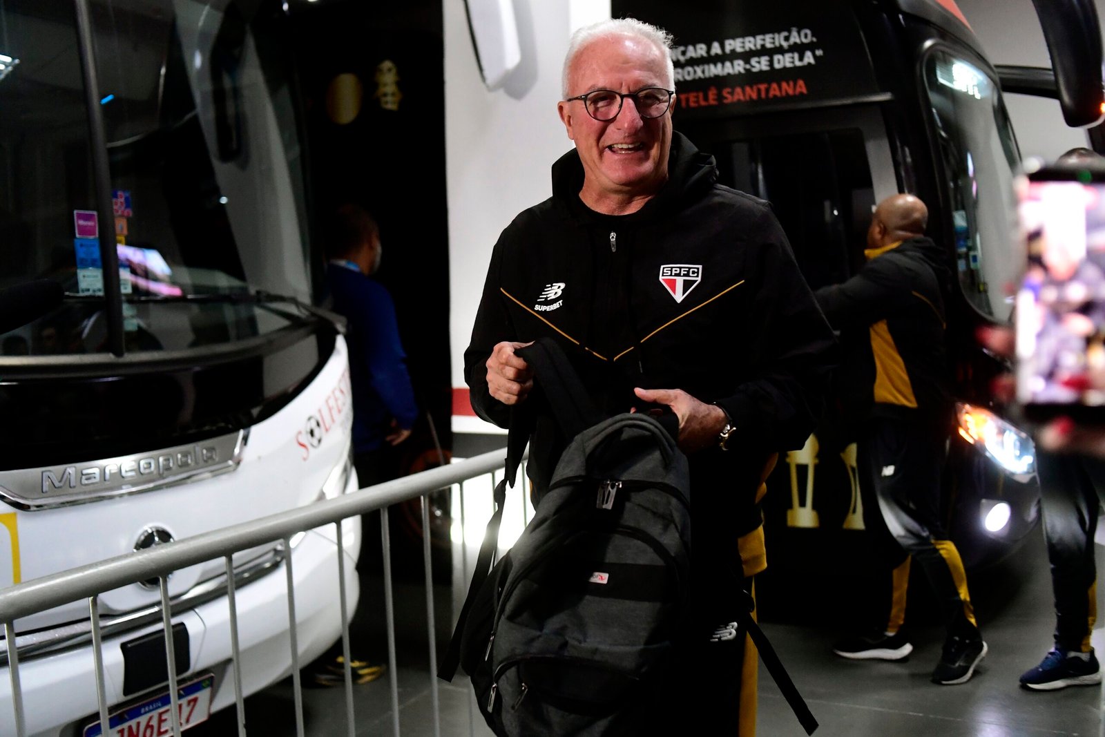 Dorival Júnior evita falar do futuro, mas deseja seguir no São Paulo em 2027