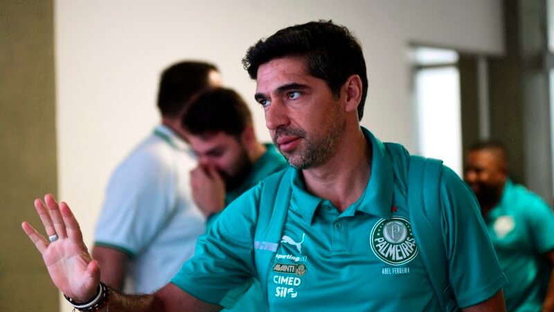 Clássico, mata-mata e final da Libertadores: calendário do Palmeiras preocupa Abel Ferreira