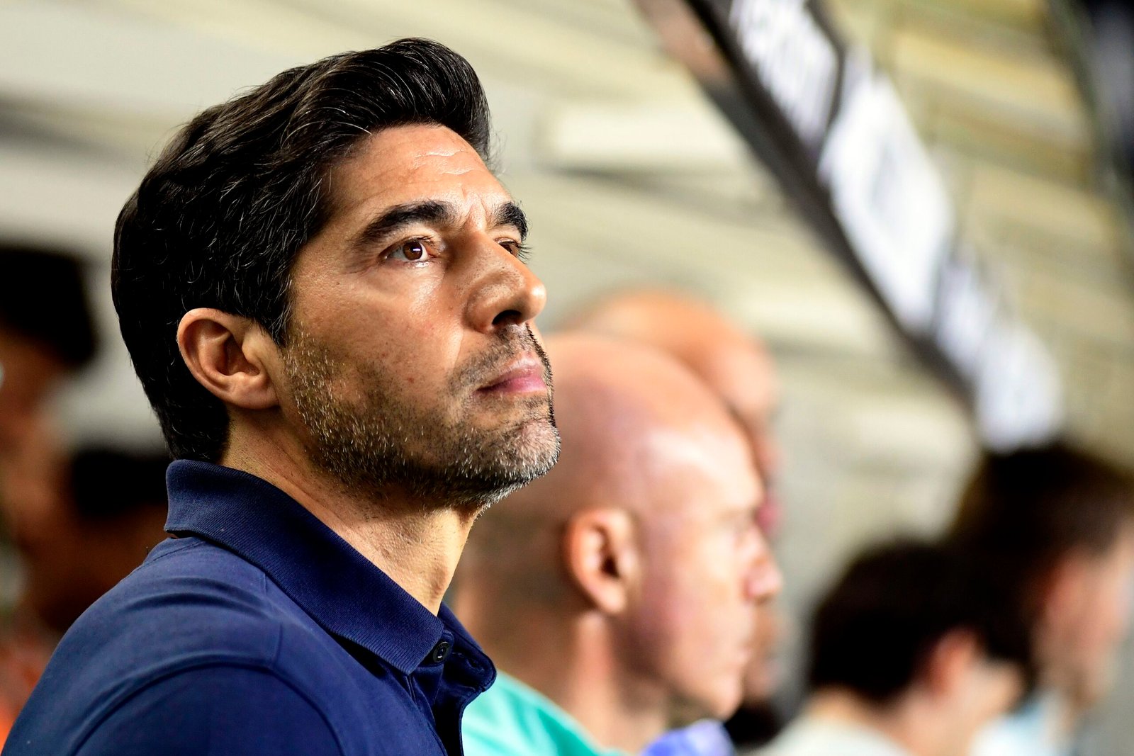 Abel avalia clássico equilibrado do Palmeiras e detona gramado da Vila: “É lamentável. Inacreditável”