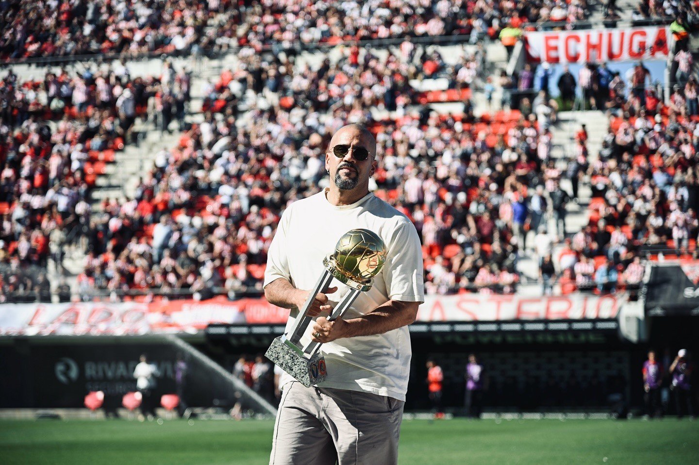 Presidente do Estudiantes minimiza pleito do Flamengo: “Não há risco de não irmos à final”