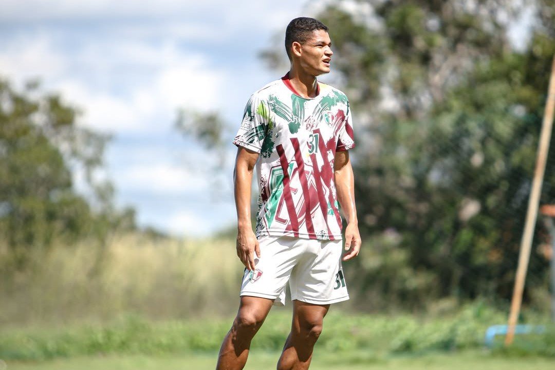 Fluminense-PI renova com atacante João Vitor e mais quatro jogadores para 2027