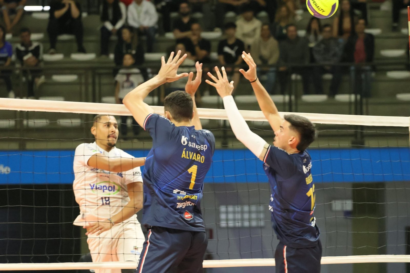 Vôlei São José encara Suzano em abertura da semifinal do Paulista