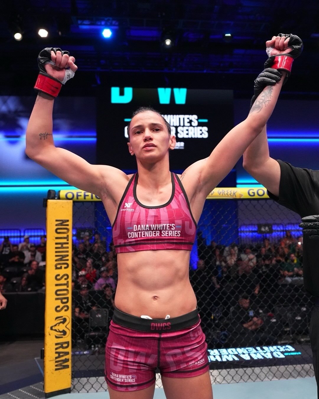 Mato-grossense finaliza adversária no 1º round e assina com o UFC