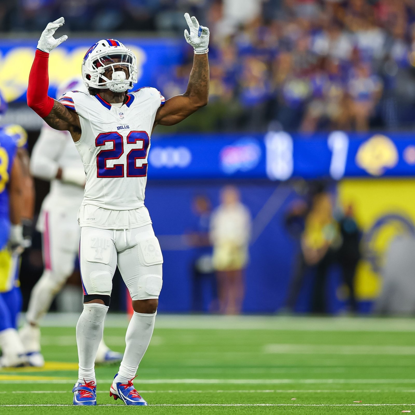 NFL suspende jogador dos Bills por cuspir em rival durante partida