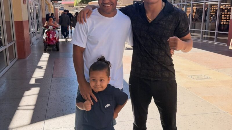 Raúl Rosas Jr. reencontra Raoni Barcelos após nocaute e celebra recuperação do brasileiro