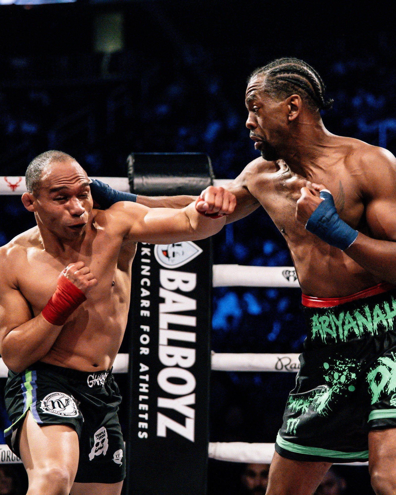 Herring vence Dodson no Bare Knuckle 95 e mantém cinturão do peso-galo em noite de nocautes