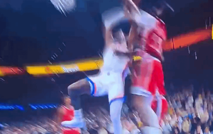 Imagem forte: Jalen Williams sofre lesão assustadora e deixa jogo de maca na NBA