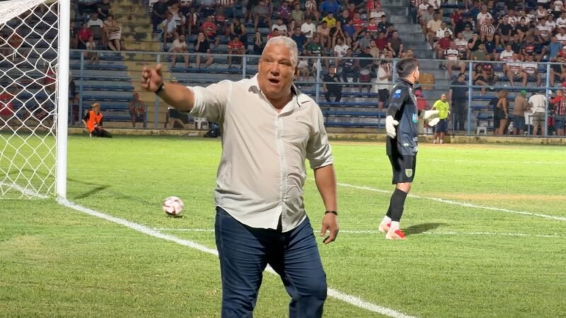 Súmula de River-PI x Picos registra críticas de Givanildo à arbitragem e objetos arremessados