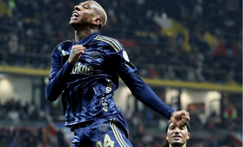 Talisca vive novo momento no Al Jazira após saída a contragosto do Fenerbahçe
