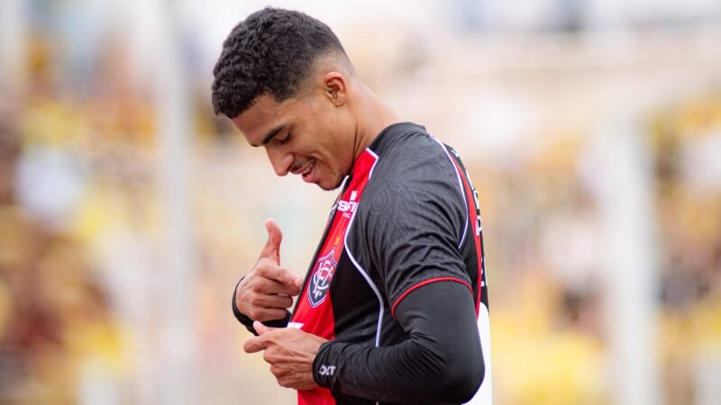 Artilheiro do Vitória na temporada, Renê esteve perto de defender o Corinthians no início do ano