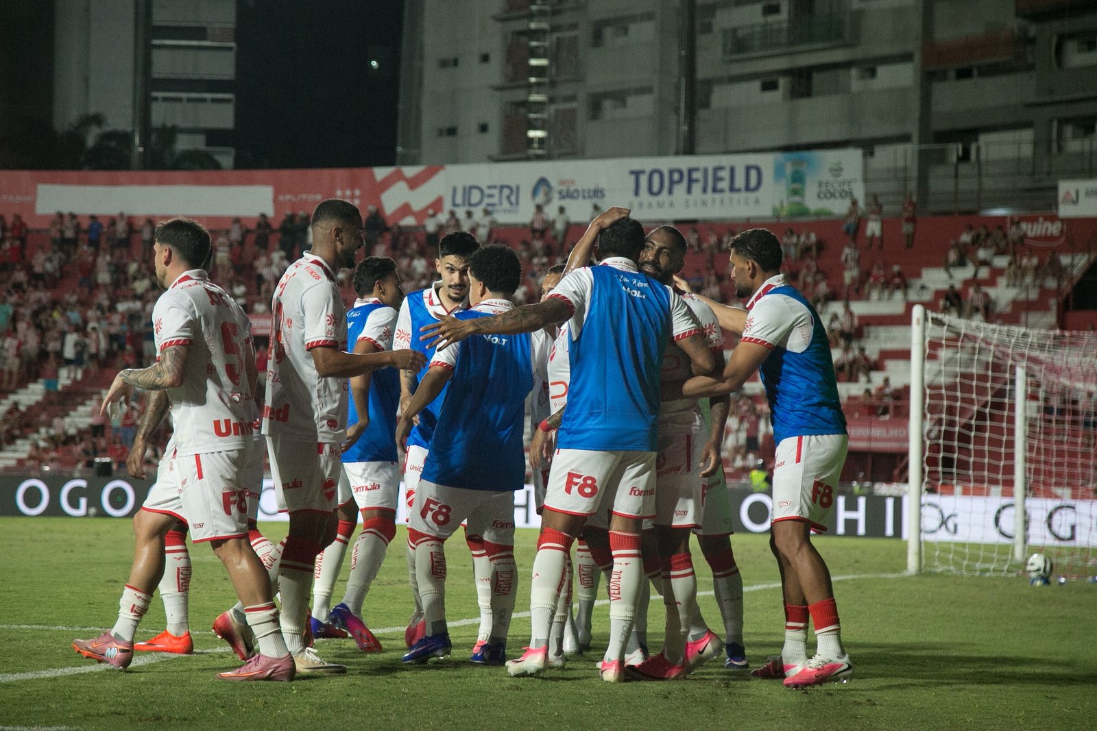Vila Nova lidera chances de acesso direto para a Série A e tem vaga encaminhada no G-6