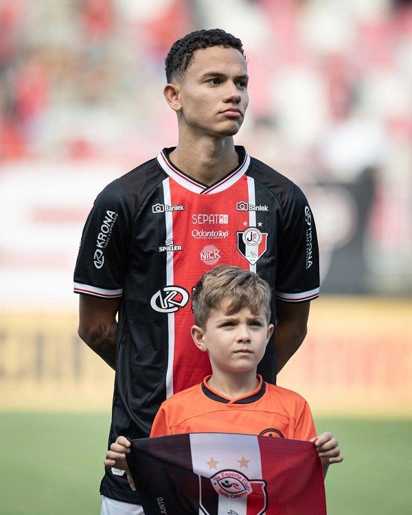 Chapecoense contrata joia da base do Joinville a custo zero