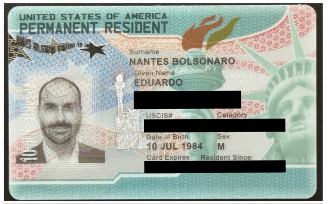 Eduardo Bolsonaro teve ‘green card’ concedido pelo governo Trump; relembre