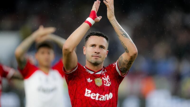 Saúl avalia melhora mental e física no Flamengo e diz que brincadeiras com músicas vão acabar