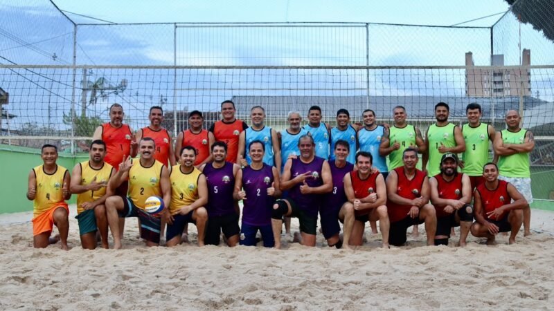 Vôlei de praia reúne 12 duplas master em torneio solidário em Manaus