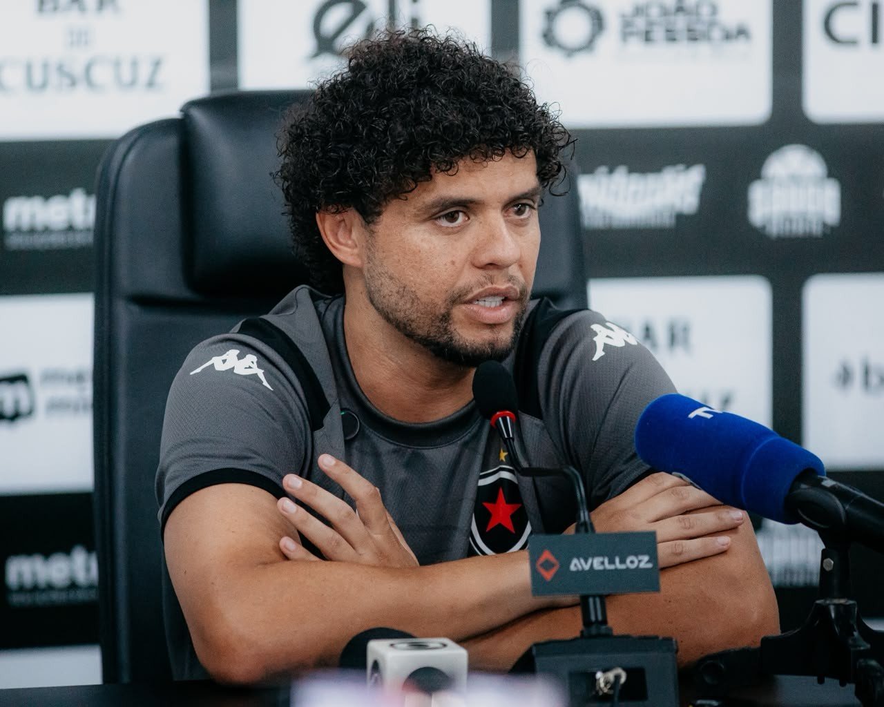 Victor Ferraz lamenta eliminação, mas projeta Botafogo-PB na briga pelo acesso em 2027: “Está perto”