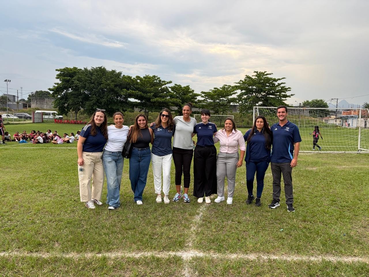 CBF e Fifa visitam o projeto Daminhas da Bola em agenda para desenvolver o futebol feminino