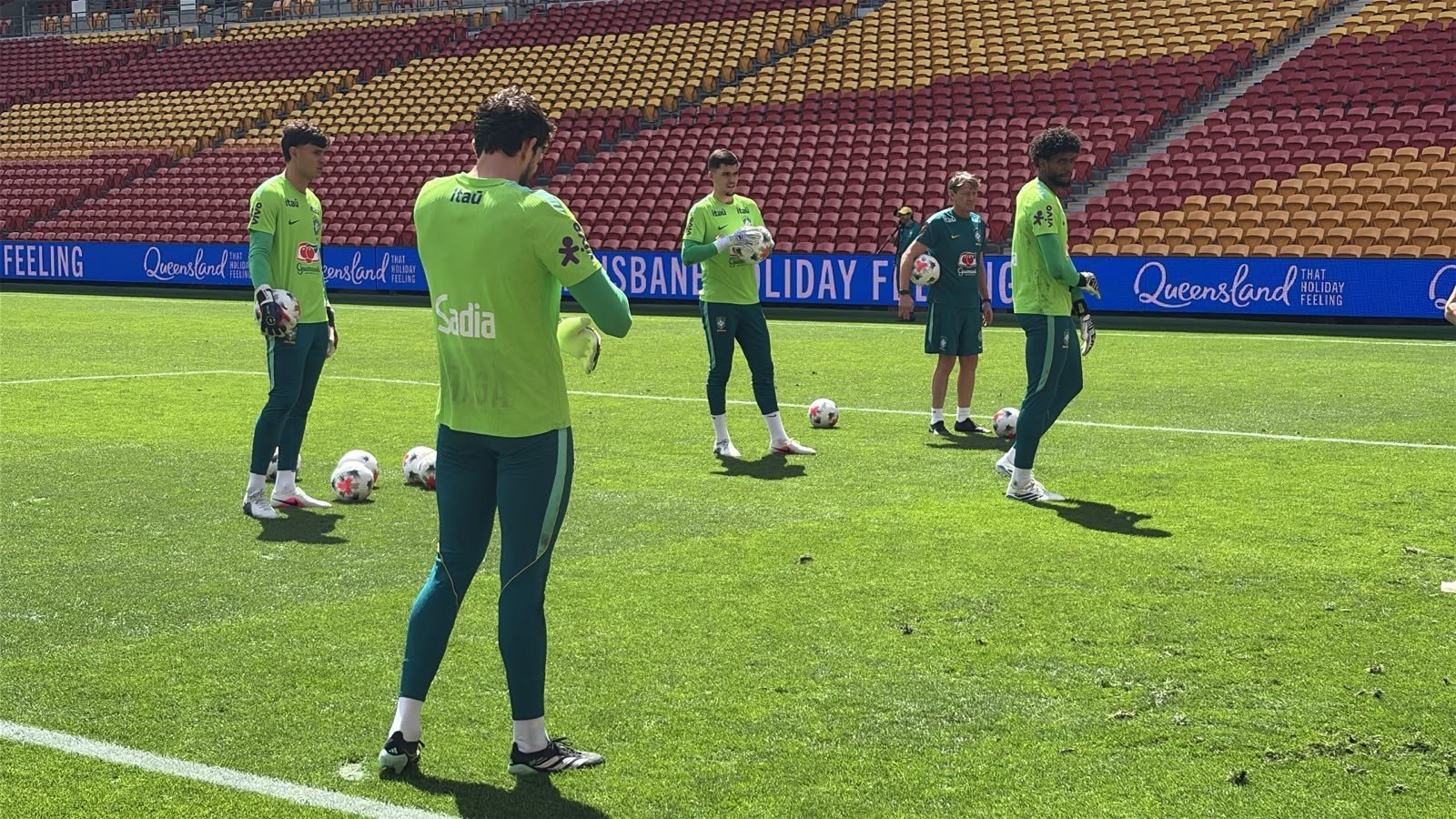 Seleção brasileira faz treino aberto em Brisbane antes de viagem para a Índia