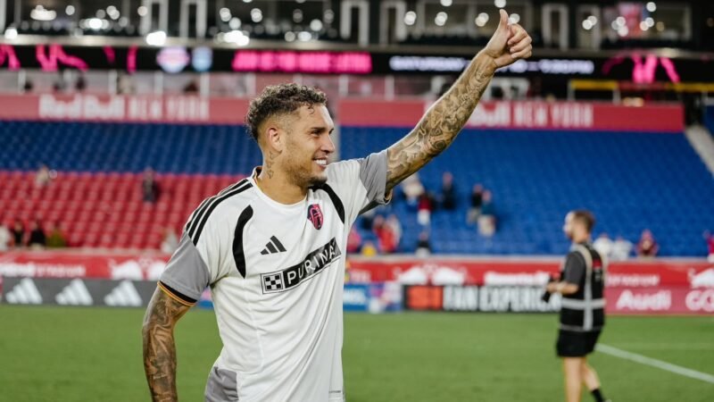 Navarro chega a seis gols em quatro jogos e se destaca depois de mudar de time na MLS