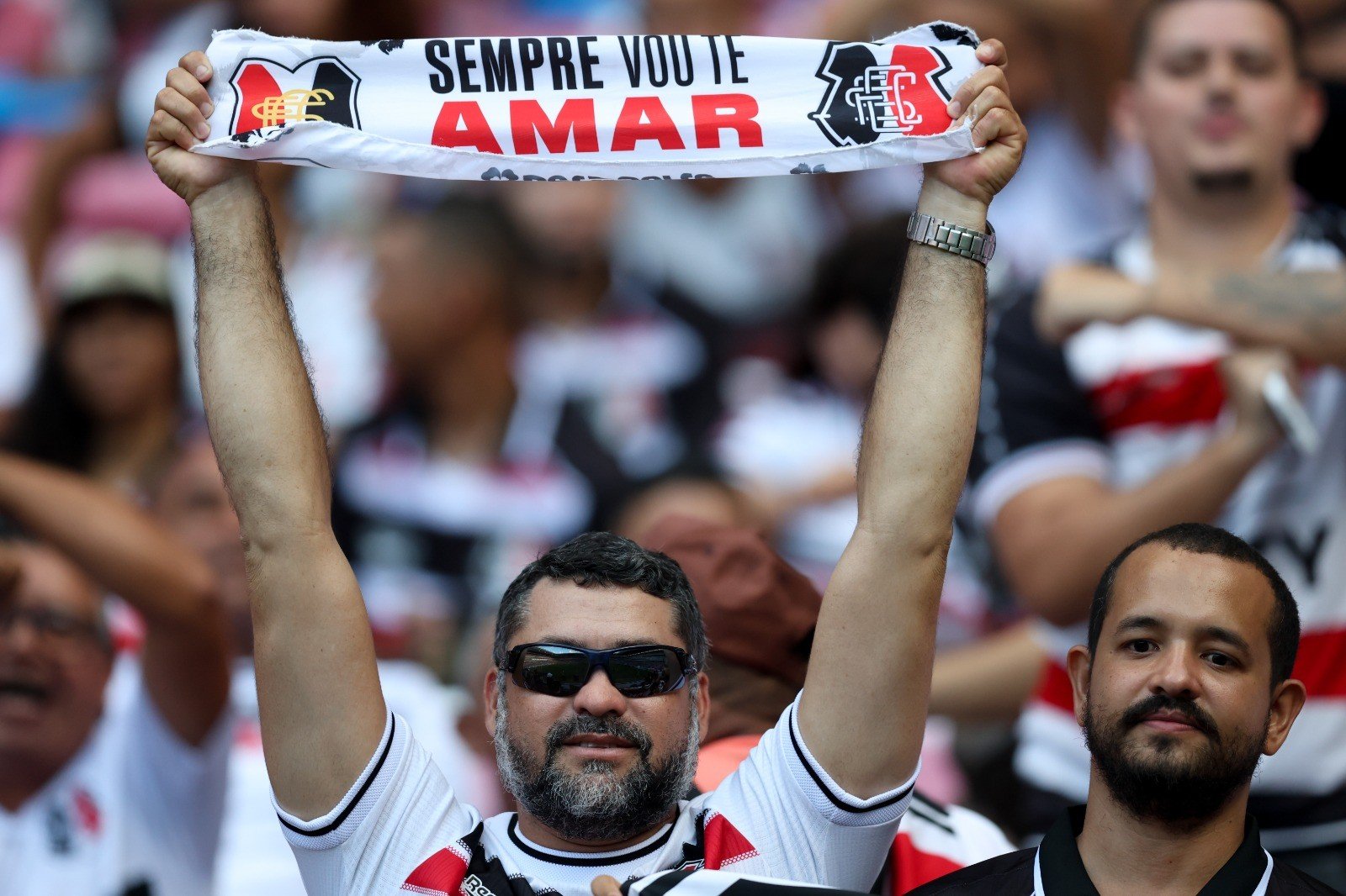 Crônica: torcer (pelo Santa Cruz) e não ter a vergonha de ser feliz