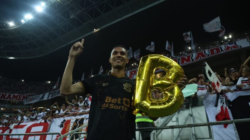 No lugar e na hora certa: Matheus Vinícius é protagonista na reta final da Série C com o Santa Cruz