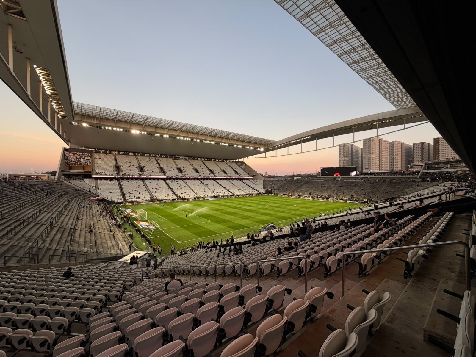Corinthians encaminha acordo com nova gestora de ingressos e planeja quitar atrasos com elenco