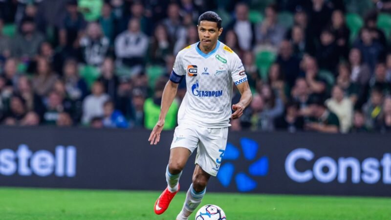 Douglas Santos dá assistência, Zenit vence Krasnodar e assume liderança do Russo