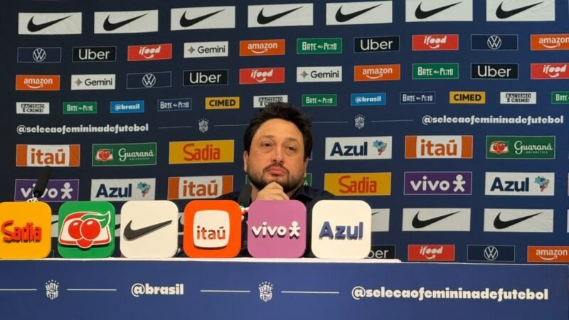 Arthur Elias diz que fez cobrança em papo com a Seleção após empate: “Tomou gols muito evitáveis”