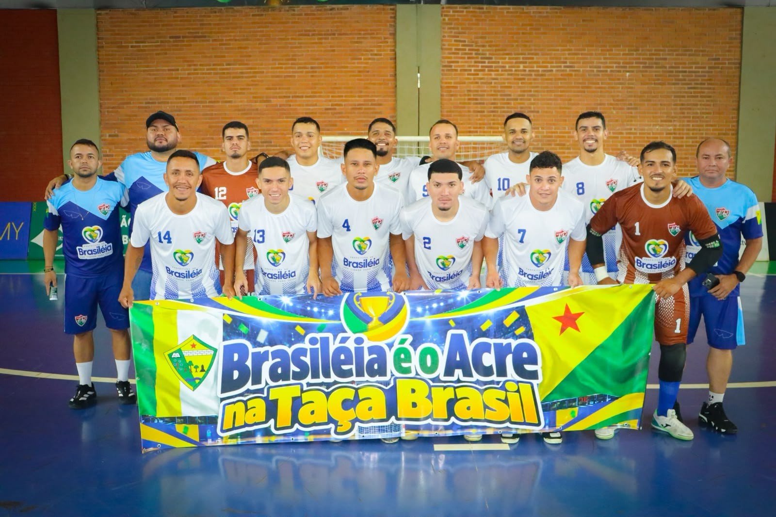 Brasiléia/Fluminense da Bahia domina estreia e lidera Grupo B na 2ª divisão da Taça Brasil de Futsal
