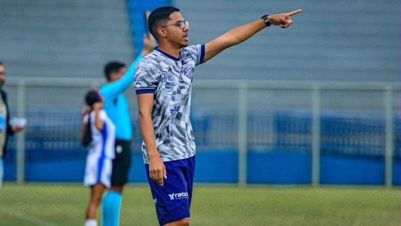 São Raimundo-AM anuncia a renovação do técnico Carlos Daniel para a equipe feminina