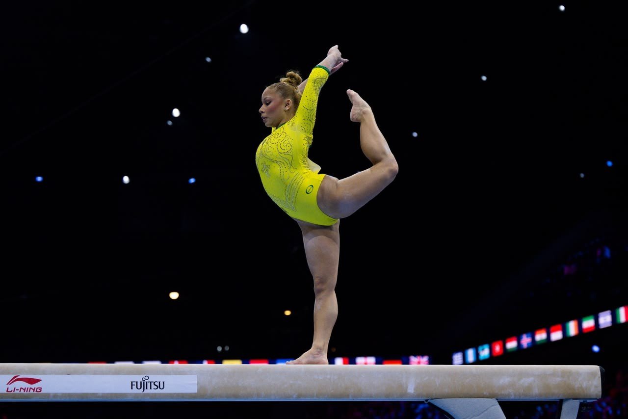 Flávia Saraiva aposta em série de alto grau de dificuldade para brigar por medalha na trave do Mundial