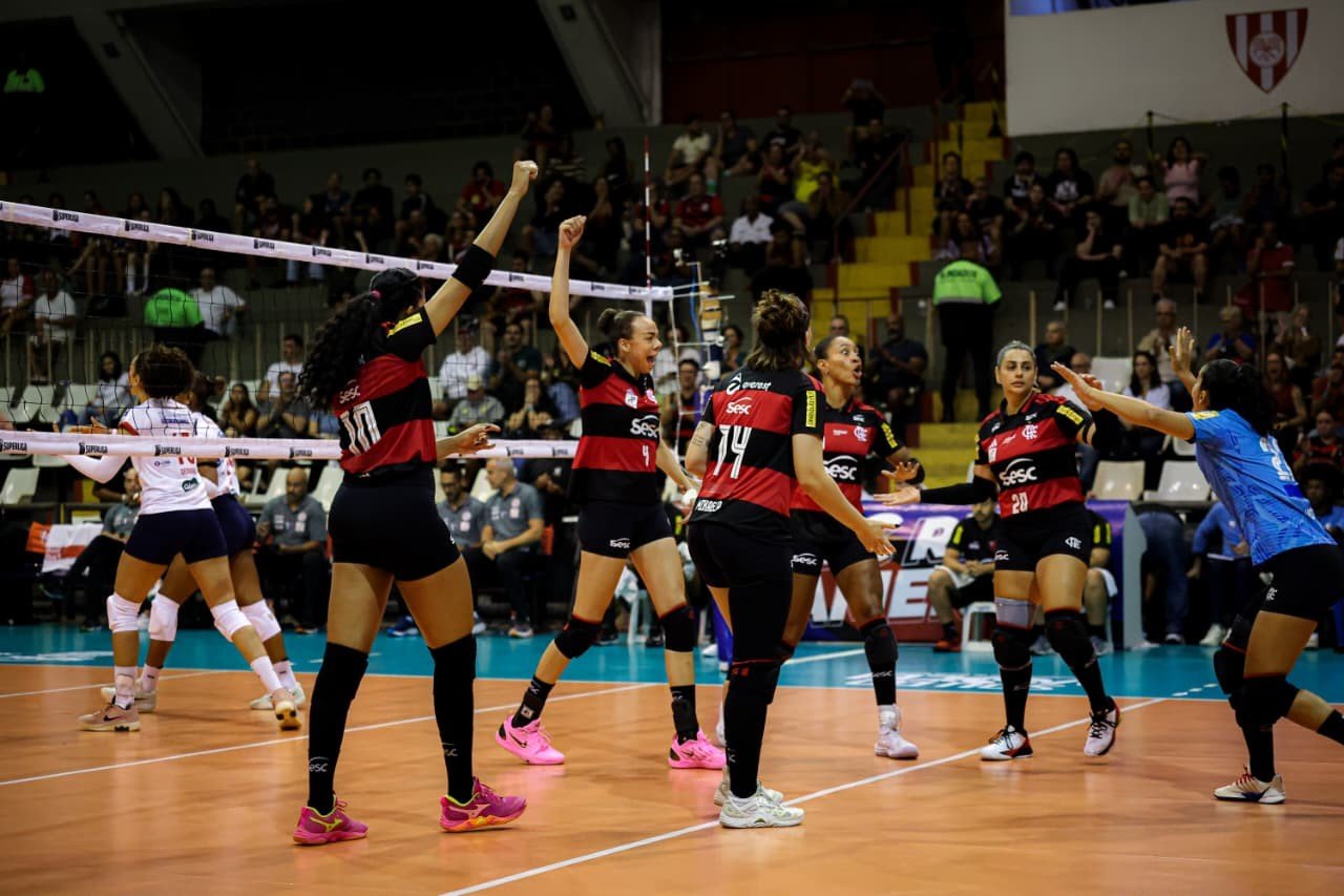 Sesc-Flamengo faz 3 a 0 no Paulistano Barueri na estreia da Superliga