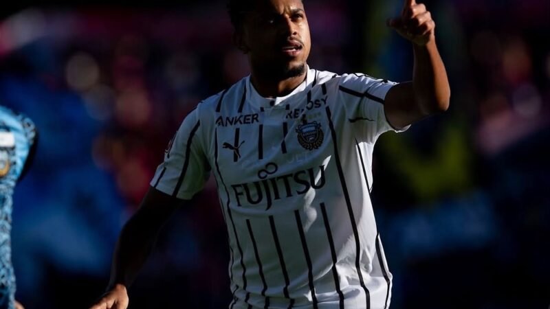 Zagueiro brasileiro vive fase artilheira no Japão com três gols em cinco jogos