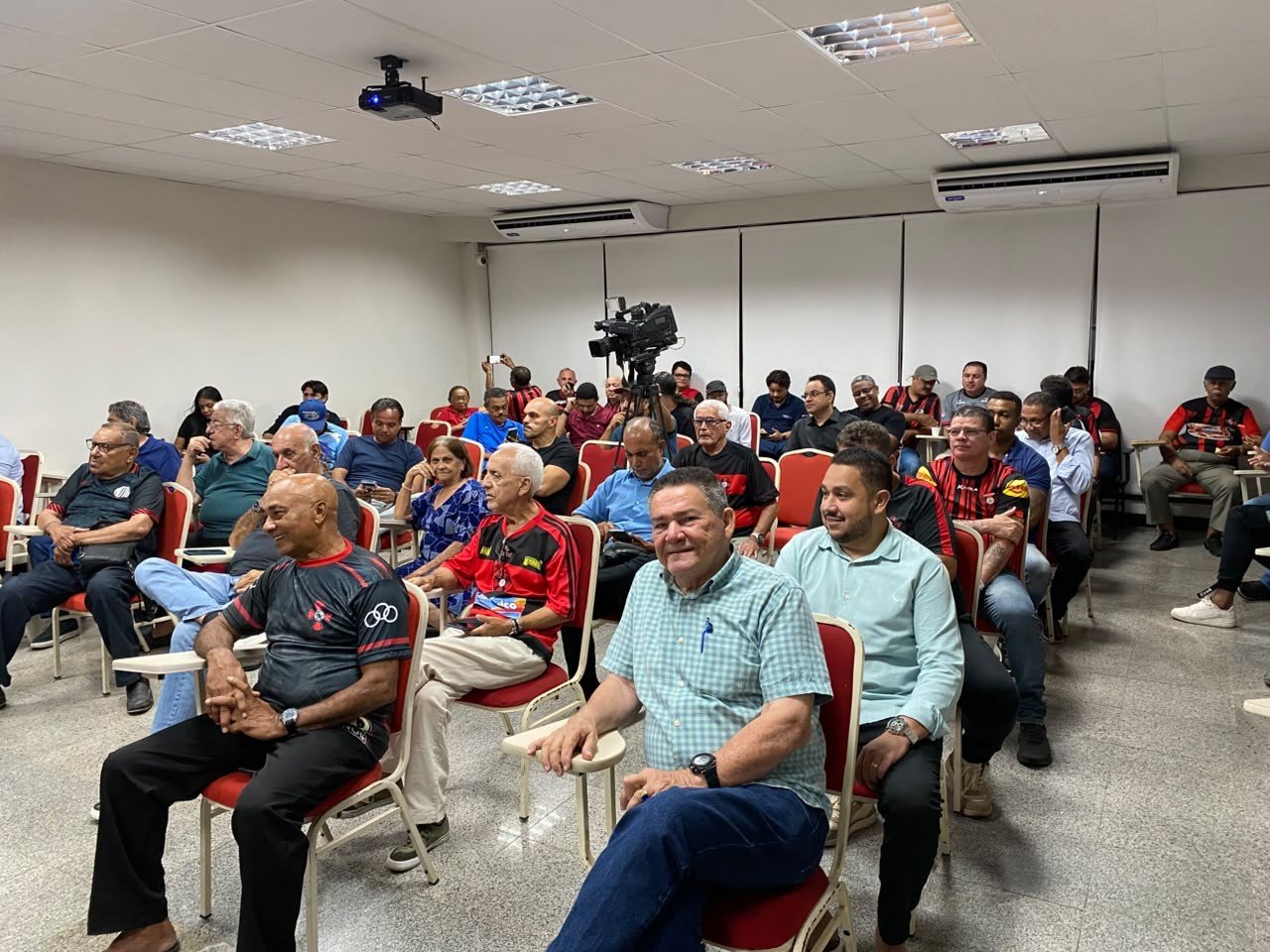 Luiz Carlos Matos é aclamado presidente do Moto Club para o próximo biênio 2027-2028