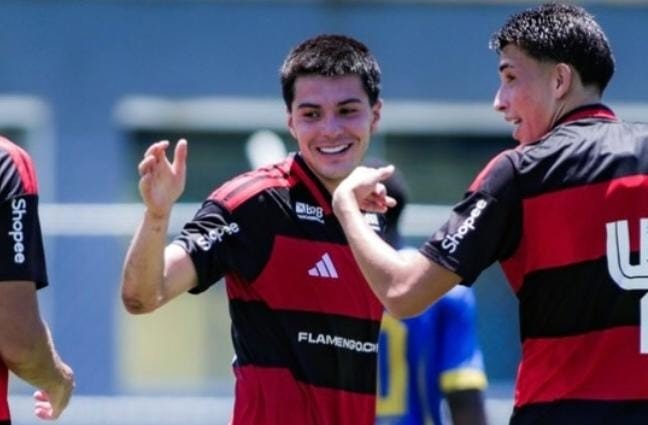 Mexicano Reyes faz golaço e marca pela primeira vez na base do Flamengo; veja vídeo