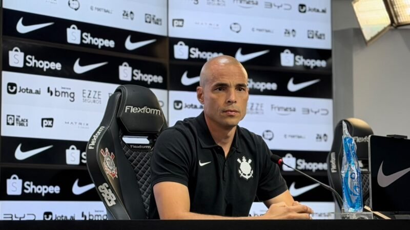 Stabile buscará candidatos à presidência do Corinthians para debater renovações no elenco