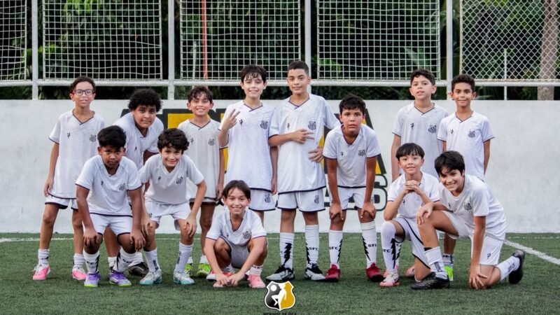 Copa Amazonas reúne jovens da Escolinha do Santos e homenageia ídolos do futebol amazonense