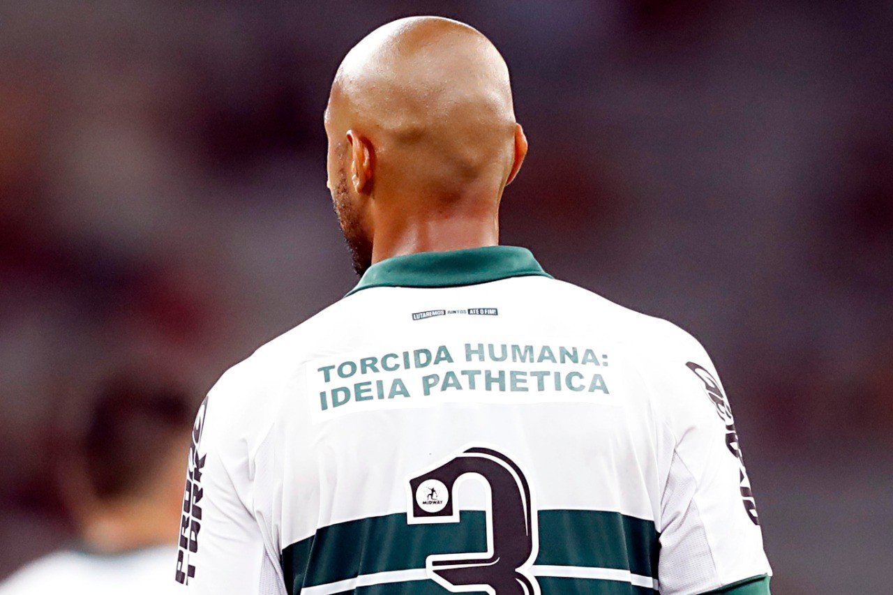 Athletico vence processo contra o Coritiba por camisa com críticas à torcida única: “Ideia pathetica”