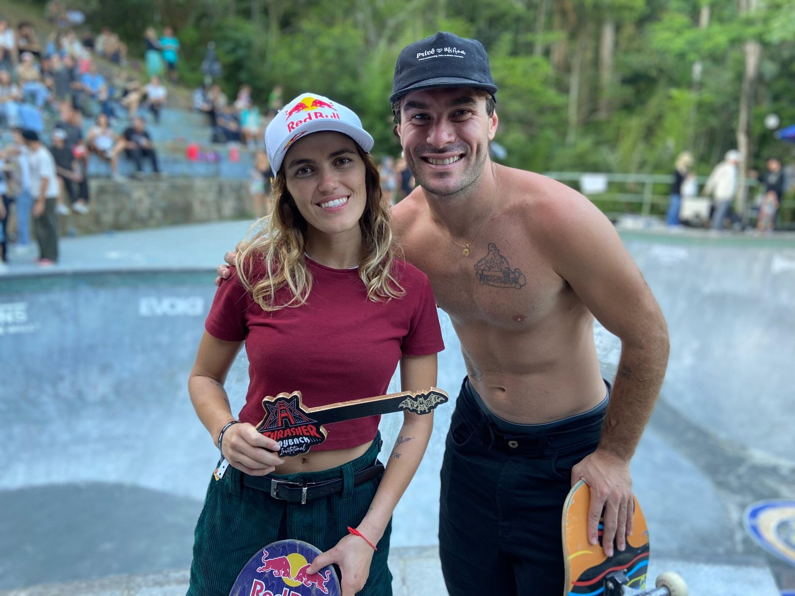 Pedro Barros, Gui Khury e Yndi Asp participam de torneio que mistura surfe com skate